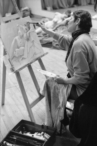 Jacqueline Tollet-Loëb, 1997. L'artiste peintre Jacqueline Tollet-Loëb à Caen, Normandie.